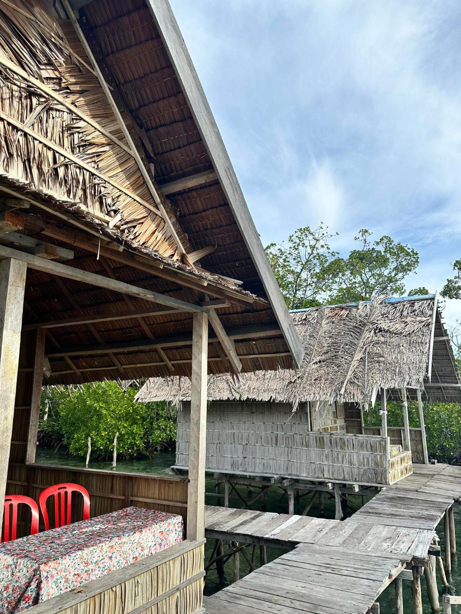 Nyanse Homestay - Raja Ampat Besir Exteriör bild