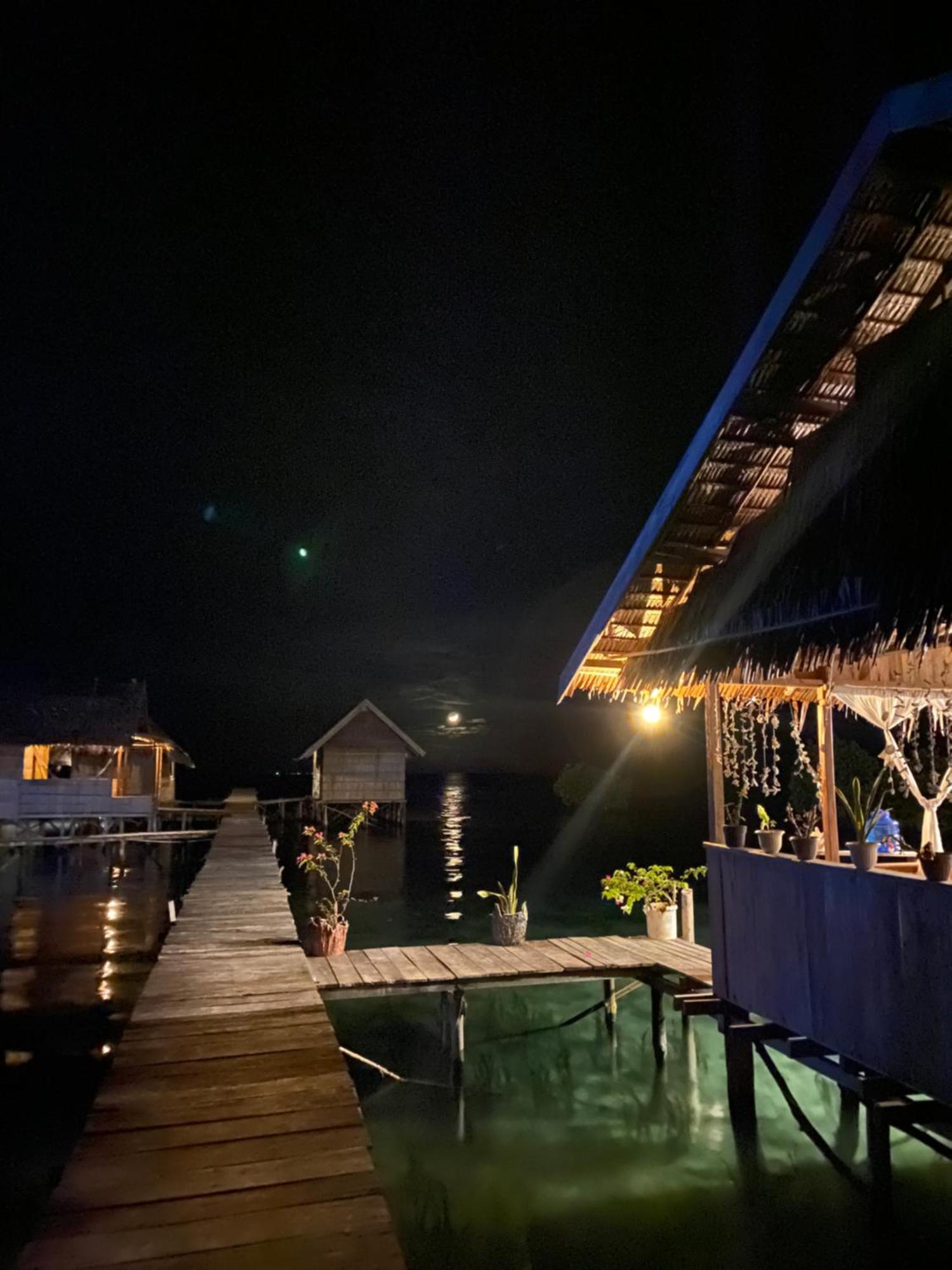 Nyanse Homestay - Raja Ampat Besir Exteriör bild