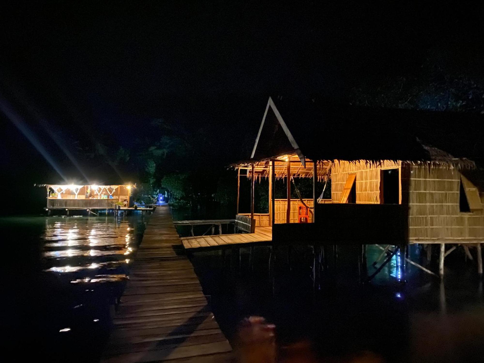 Nyanse Homestay - Raja Ampat Besir Exteriör bild