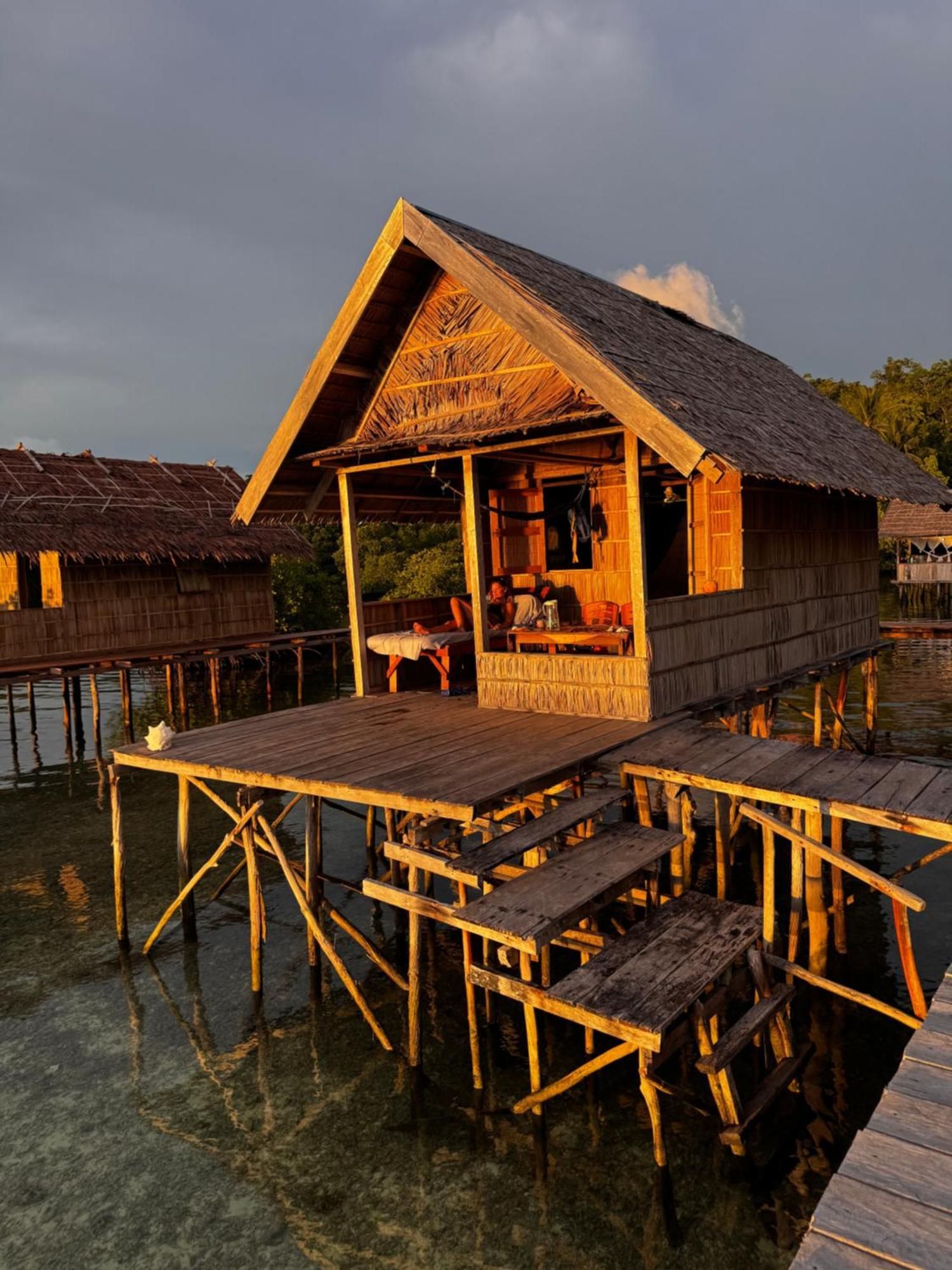 Nyanse Homestay - Raja Ampat Besir Exteriör bild